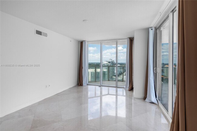 Building Photo - 16699 Collins Ave