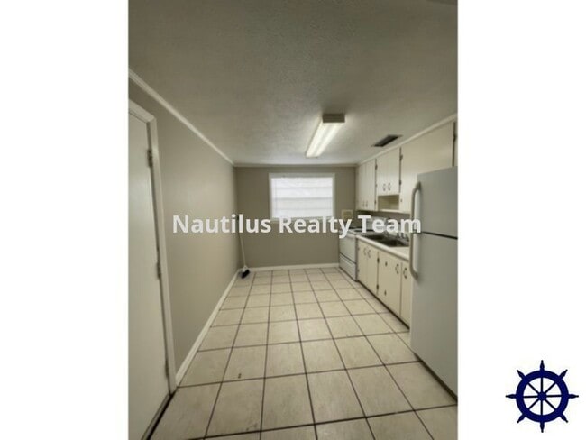 Building Photo - 904 Ruby Pl