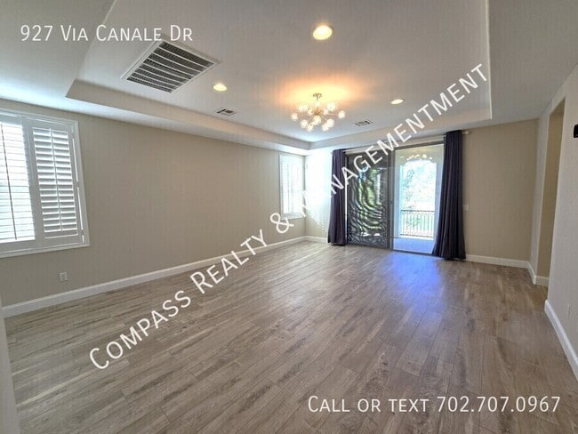 Building Photo - 927 Via Canale Dr