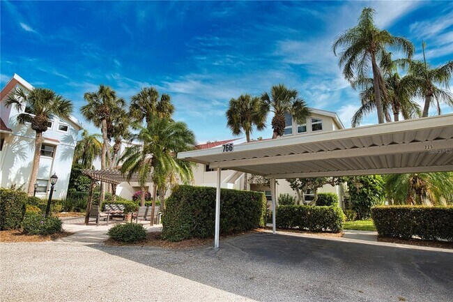 Building Photo - 766 Village Cir