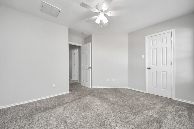 Building Photo - 16850 Brooktondale Ct