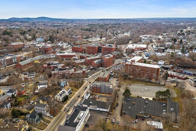 Building Photo - 1169 Adams St