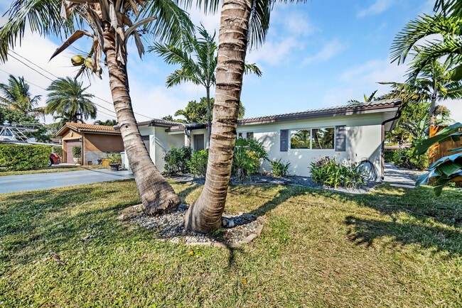 Building Photo - 2277 SE 15th St