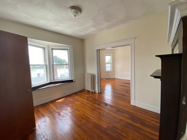 Building Photo - 18 Belknap St