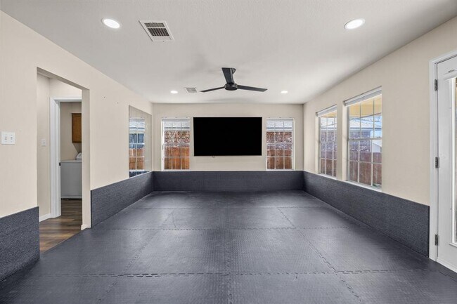 Building Photo - 1619 Balmorhea Ln