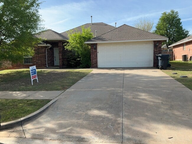 Building Photo - 8200 NW 83rd Pl