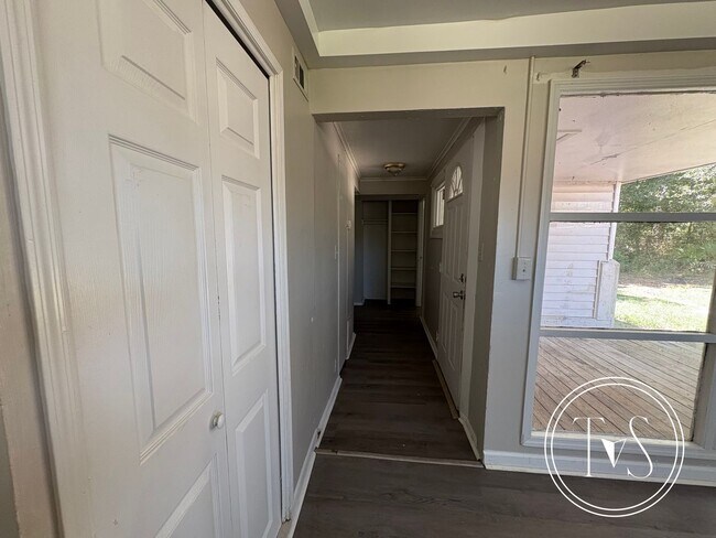 Building Photo - 524 Arnall Dr