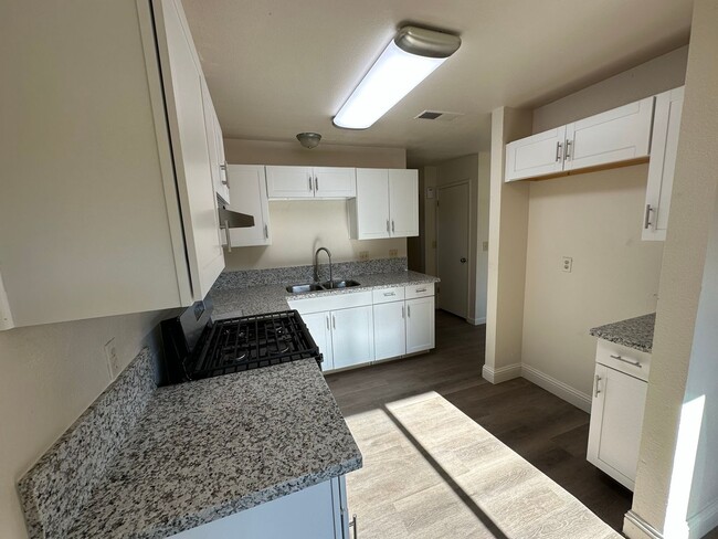 Building Photo - 2631 Dobbins Ln