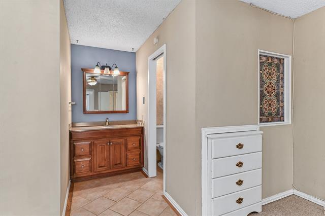 Building Photo - 801 Meadowlark Dr