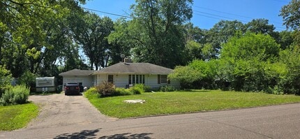 Building Photo - 5147 Valley View Rd