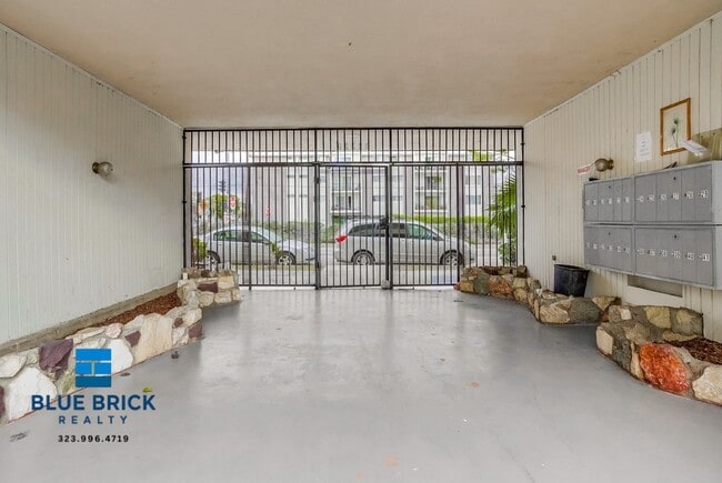 Building Photo - 12310 Chandler Blvd