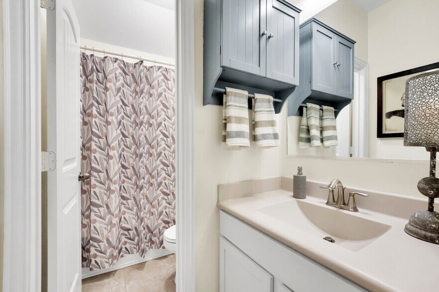 Building Photo - 16601 Lincoln Park Ln