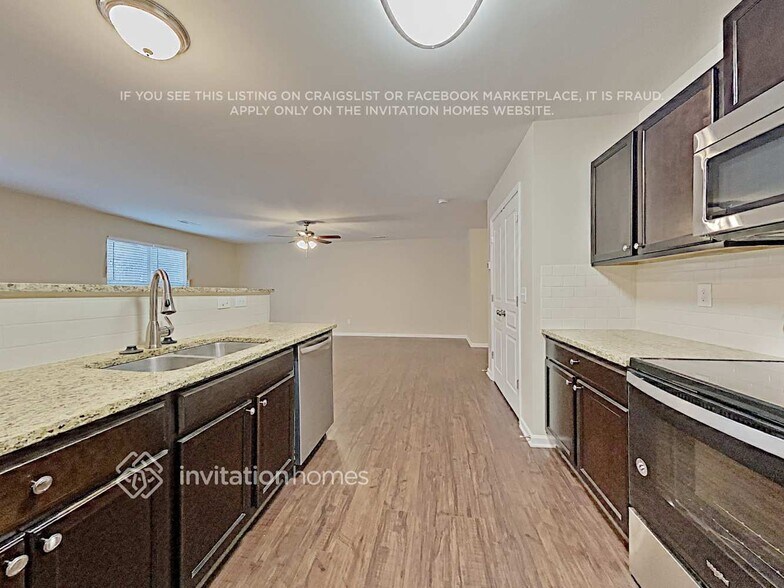 Building Photo - 1827 Carpenter Cabin Dr