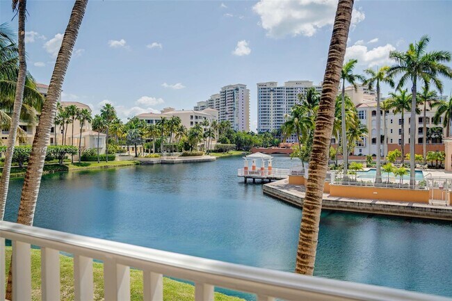 Building Photo - 725 Crandon Blvd
