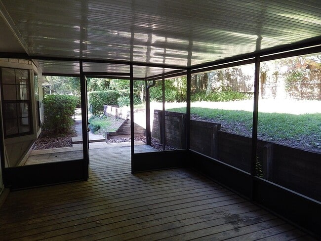 Building Photo - 1903 Skyland Dr