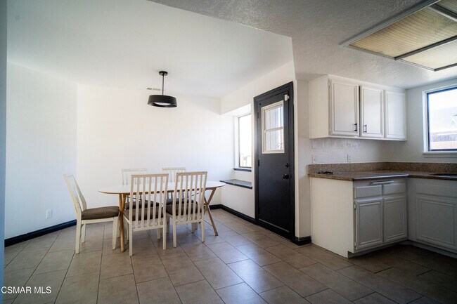 Building Photo - 837 Sunrise Ct