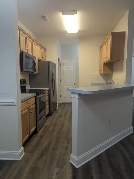 Building Photo - 2073 Silvercrest Dr