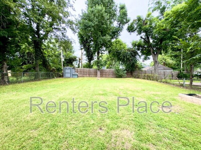 Building Photo - 2127 S Delaware Ct