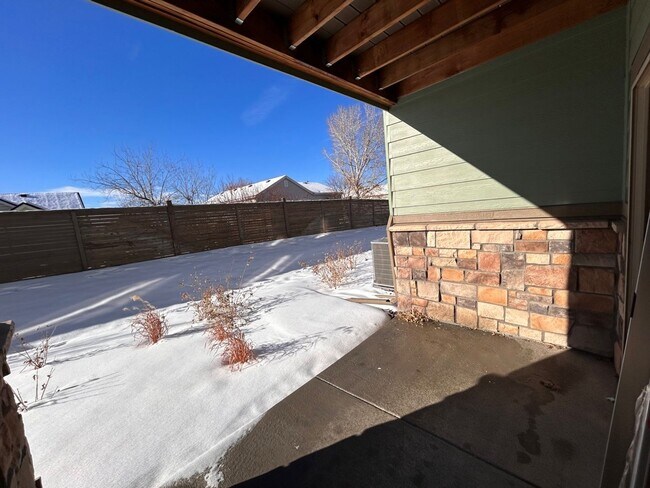 Building Photo - Spacious 3 Bedroom, 3 Bath Townhome located in Arapahoe County available for Summer Move In for t...