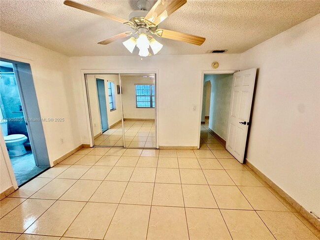 Building Photo - 1508 SW 13th Ave