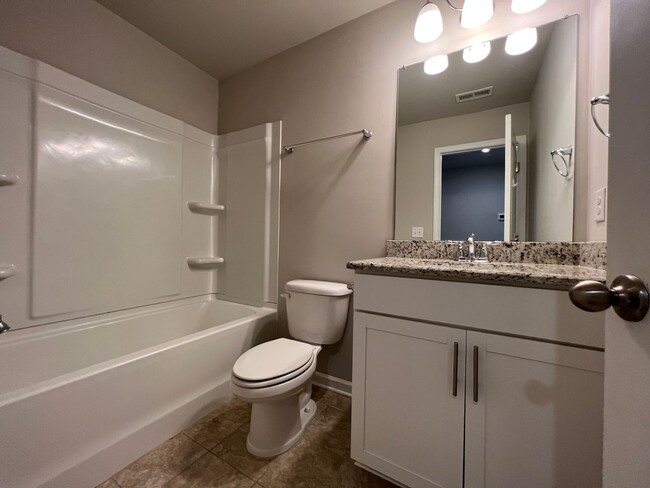 Building Photo - **Move in Special: $300 Off First Month's ...