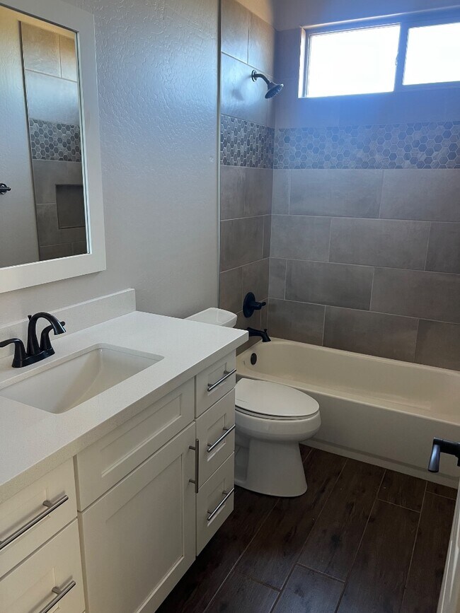 Building Photo - 28620 N 165th St