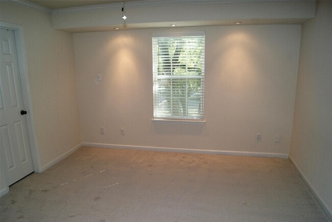 Building Photo - 5801 Lumberdale Rd