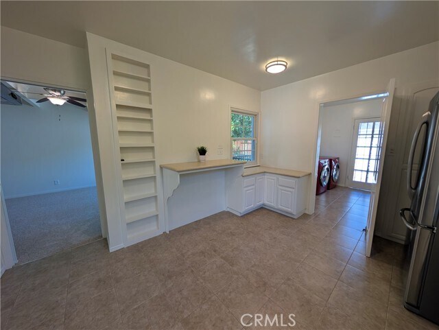 Building Photo - 582 N Sunnyslope Ave
