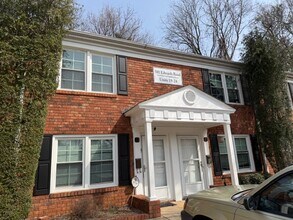 Building Photo - 501 Edwards Rd