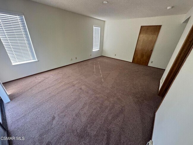 Building Photo - 2930 Reservoir Dr