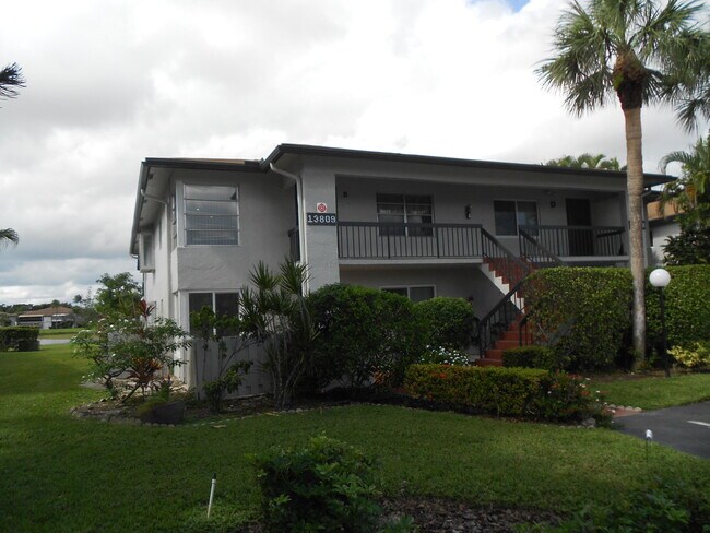 Building Photo - 13809 Royal Palm Ct