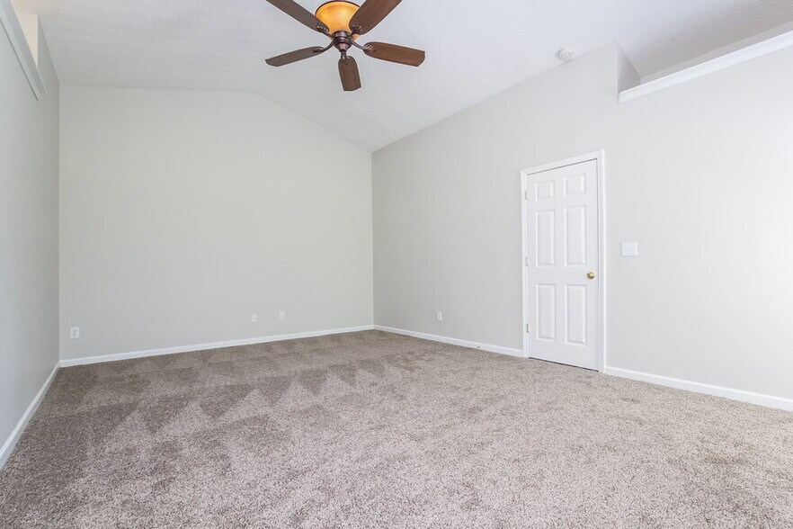 Building Photo - 2585 Fairmont Park Ct