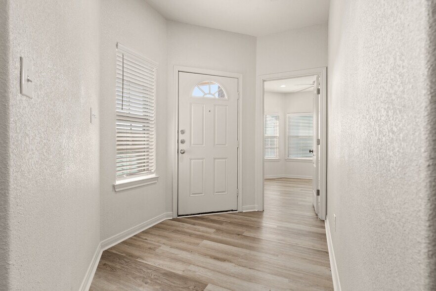 Building Photo - 301 W Panther Way