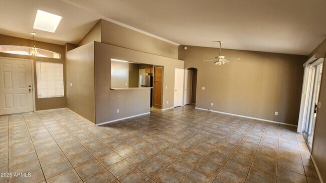 Building Photo - 6126 W Paradise Ln