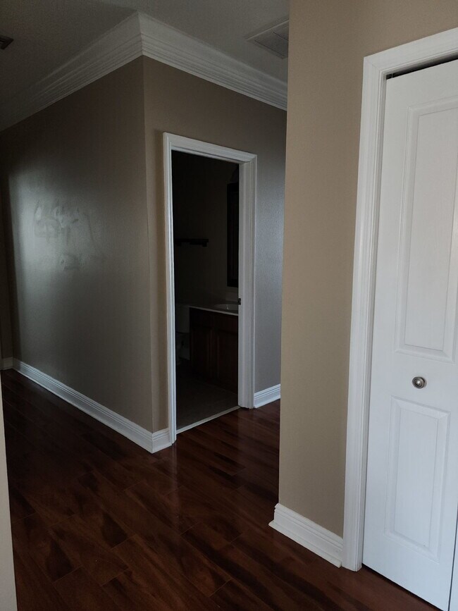 Building Photo - 8505 Lagerfeld Dr