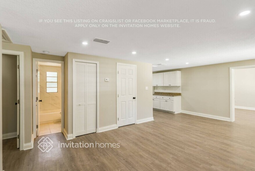 Building Photo - 4010 Treasure Cir