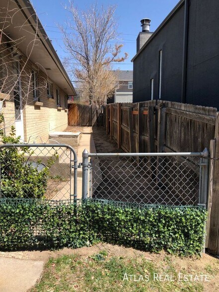 Building Photo - 4 S Jackson St