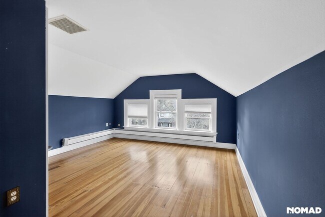 Building Photo - 910 N Clarkson St