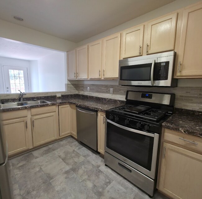 Building Photo - 8114 Chester Pkwy