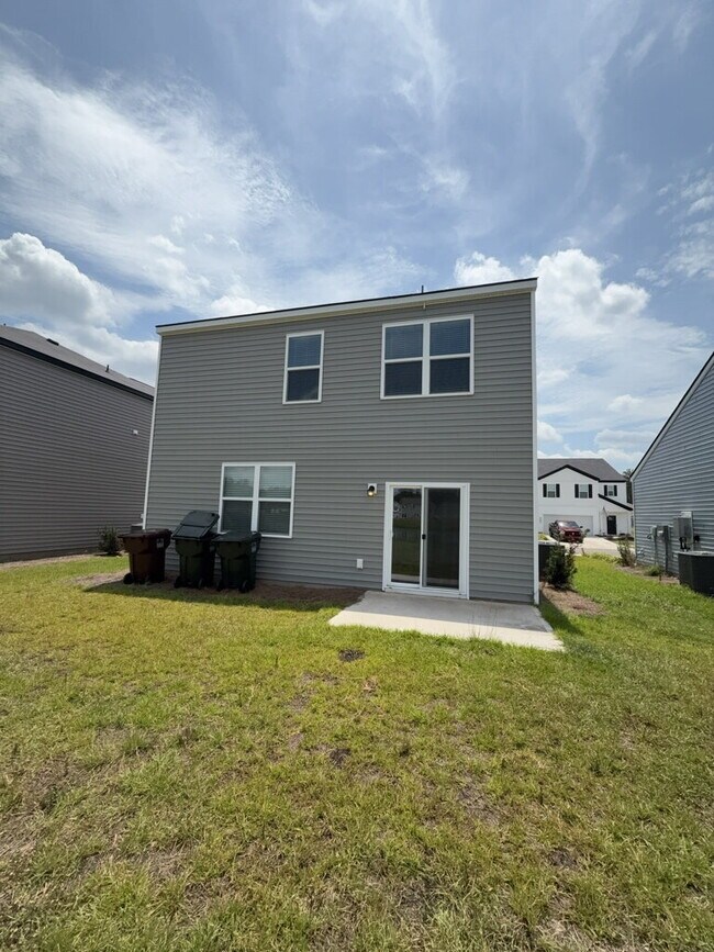 Building Photo - 306 Salvia St