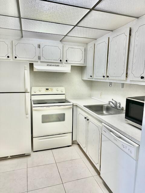 Building Photo - 55 Fanshaw Dr