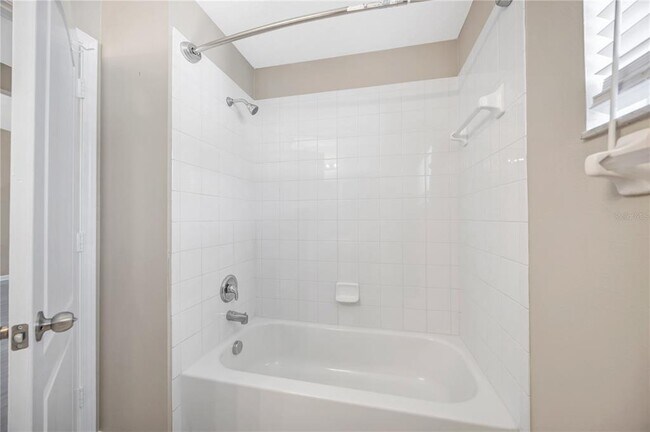 Building Photo - 30435 Annadale Dr