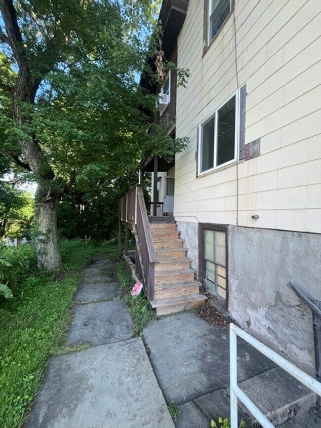 Building Photo - 201 North St