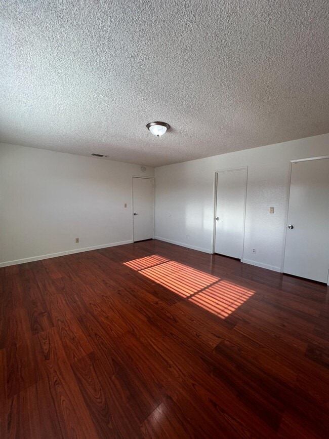 Building Photo - 3344 E Sierra Madre Ave