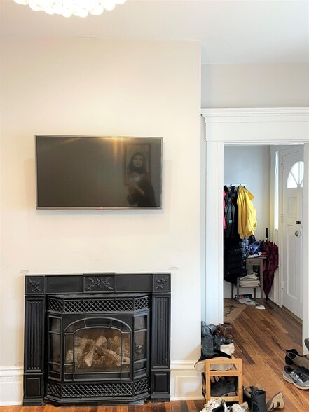 Building Photo - 2 Worcester St