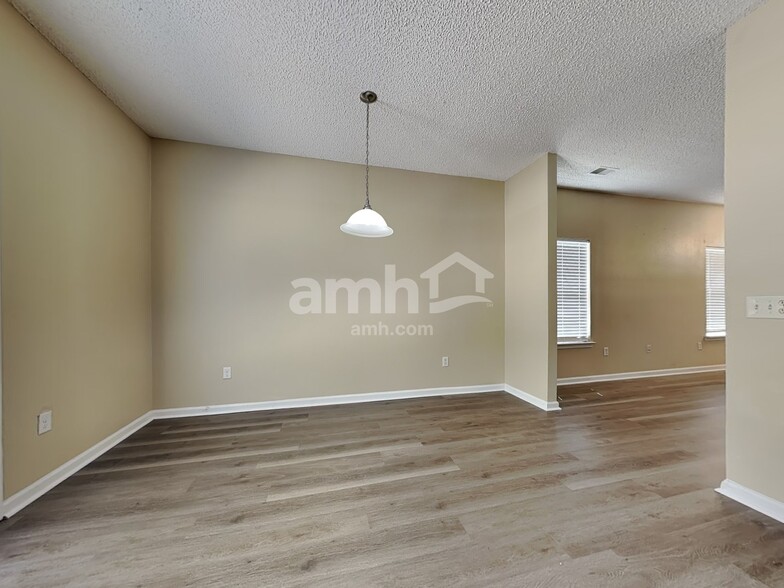 Building Photo - 103 Alexander Way