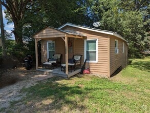Building Photo - Rare 1 Bedroom house!