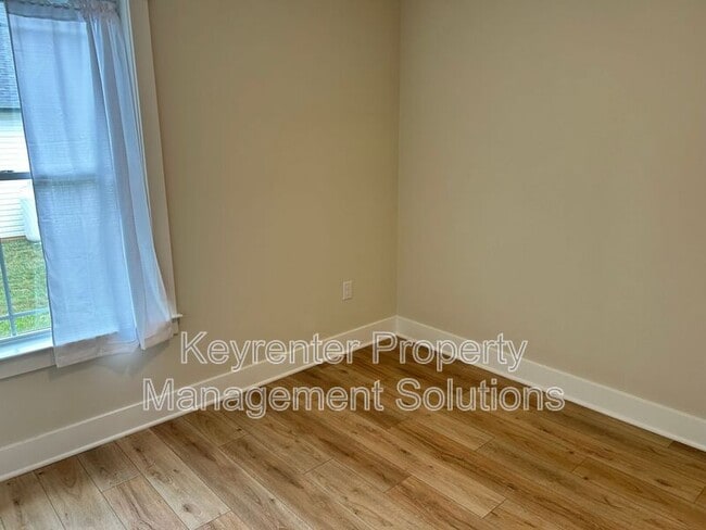 Building Photo - 185 Lindburgh Dr