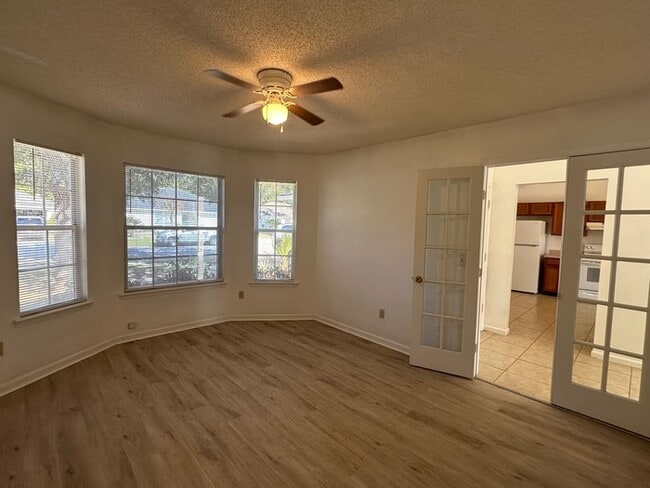Building Photo - Move-In Ready 3-Bedroom Home with Pond Views in Desirable Mandarin!
