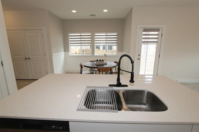 Building Photo - 131 Furlong Dr